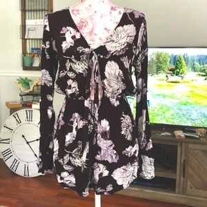 Aubrey 3+1 Floral Romper - EUC